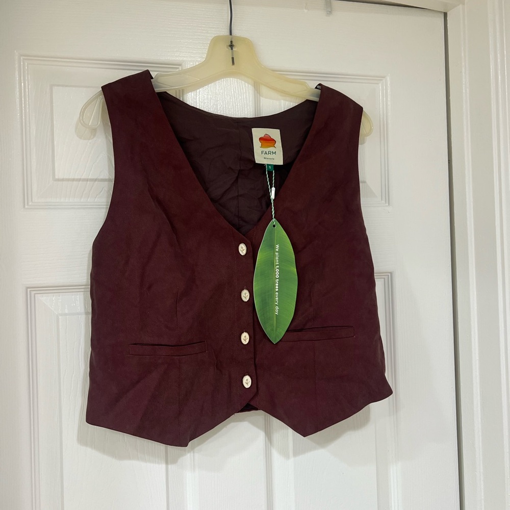 New FARM Rio brown cropped vest with vintage inspired rose flower buttons